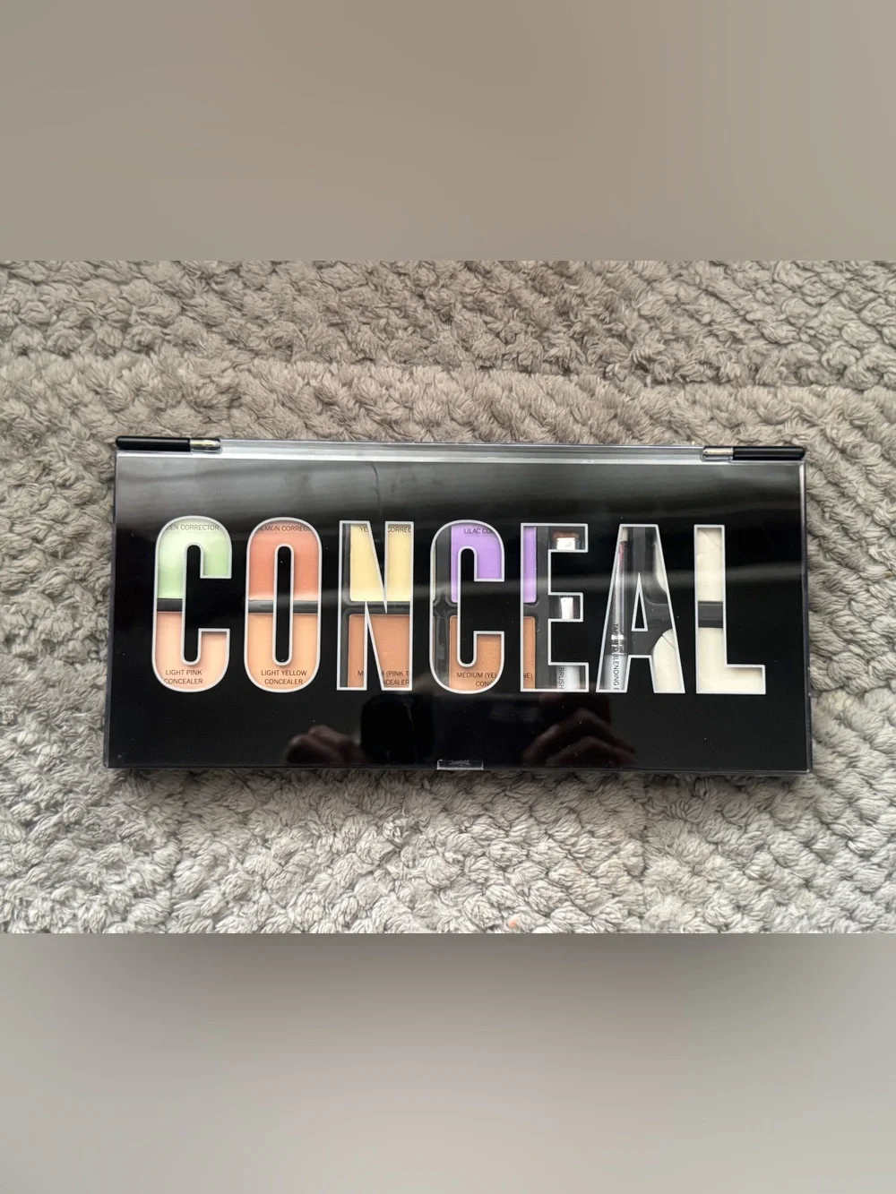 NEW PROFUSION CONCEAL PALLET 8 DIFFERENT MAKE UP CONCEALERS W/ BRUSHES & SPONGE